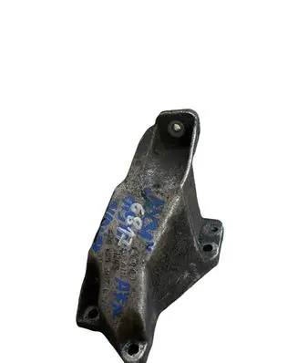 Audi A4 S4 B5 8D Engine mounting bracket 8D019907L