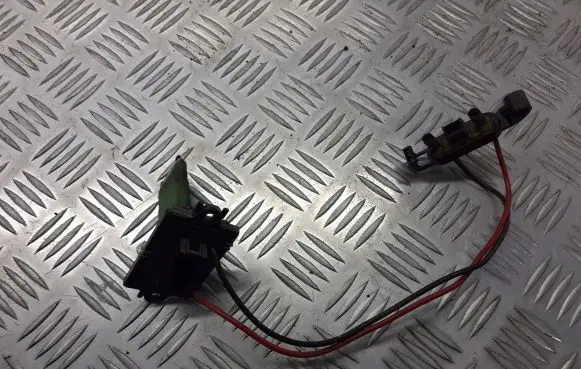 Renault Megane I Heater blower fan relay BRAK