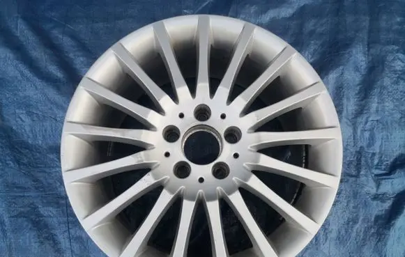 Mercedes-Benz C W204 R17 alloy rim A2044010102
