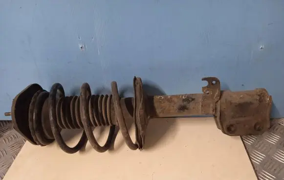 Toyota Avensis T270 Front shock absorber with coil spring
