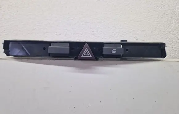 Opel Astra H Hazard light switch 13100105 03758075