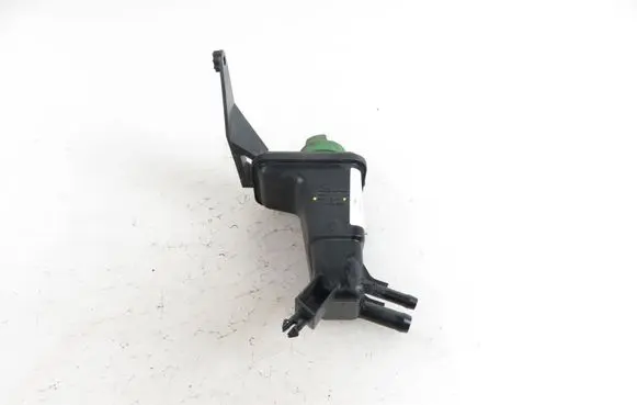 Volkswagen PASSAT B5.5 Power steering fluid tank/reservoir 3B0422371