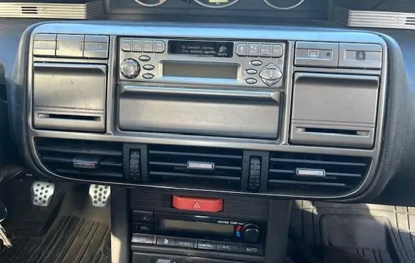 Nissan X-Trail T30 Dash center air vent grill 