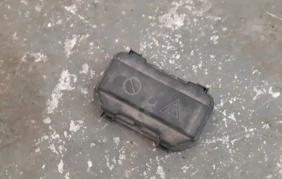 BMW 1 F20 F21 Fuse box cover
