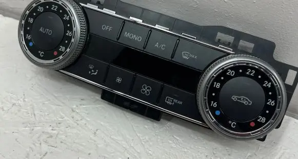 Mercedes-Benz C W204 Climate control unit 2048309885 SW230700 HW2207