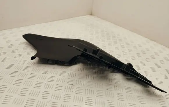DS Automobiles 4 II (D)pillar trim (top) 9833962180