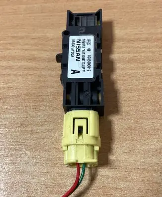 Nissan Note (E11) Airbag deployment crash/impact sensor 0285003019 102843 98830AY00A