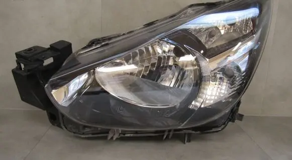 Mazda 2 Headlight/headlamp LAMPAMAZDALEWA
