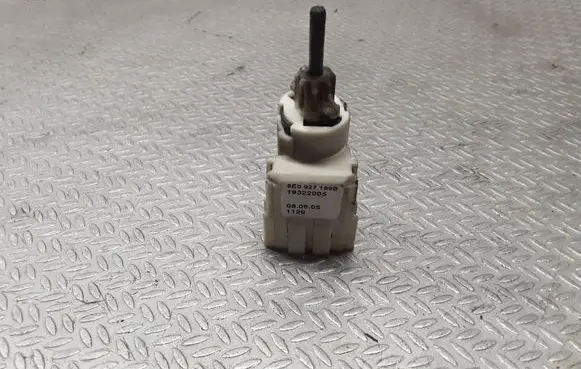 Audi A4 S4 B7 8E 8H Brake pedal sensor switch 8E0927189B
