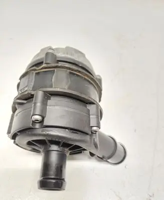 Volkswagen PASSAT B8 Water pump 04L965567