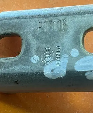 Rear door hinge set