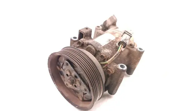 Renault Clio III Air conditioning (A/C) compressor (pump) 8200819568