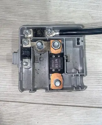BMW X3 E83 Battery relay fuse 6936961
