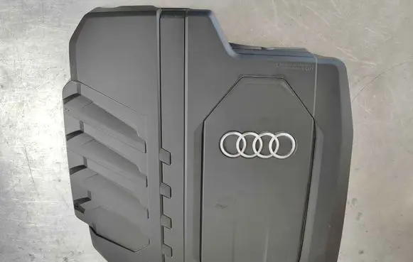 Audi A4 S4 B9 8W Engine cover (trim) 06n103925