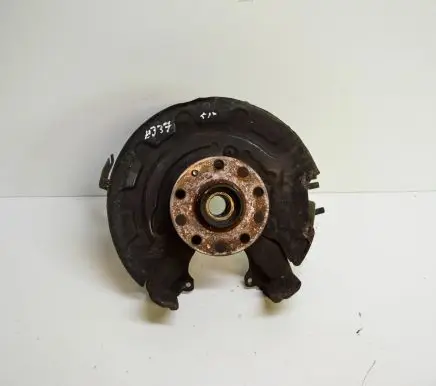 Volkswagen Golf VII Front wheel hub
