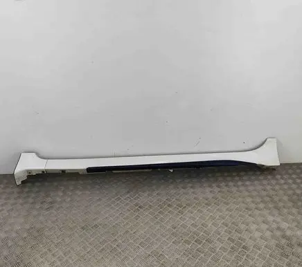 Nissan Leaf II (ZE1) Sill 768515SA1A