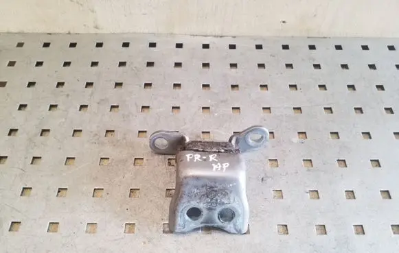 Honda CR-V Front door lower hinge 