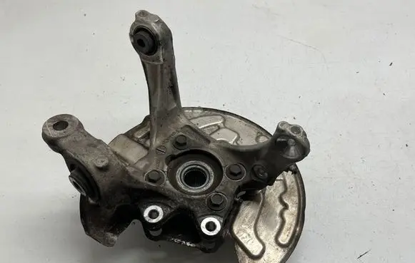 Ford Explorer VI Rear wheel hub LB5C5B758 LB5C5B758AC