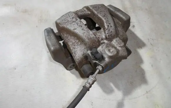 BMW X3 F25 Front brake caliper
