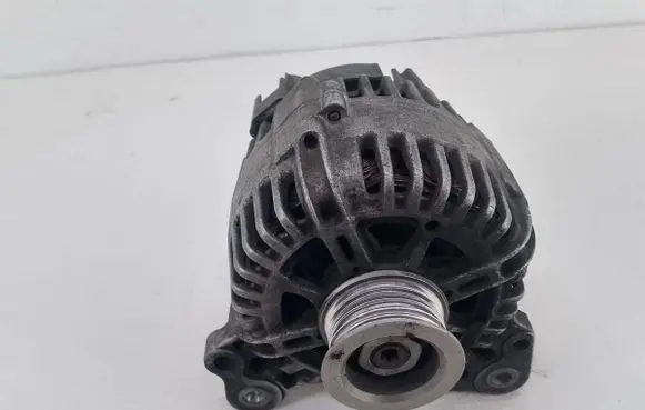 Volkswagen Golf V Generator/alternator 03C903023B