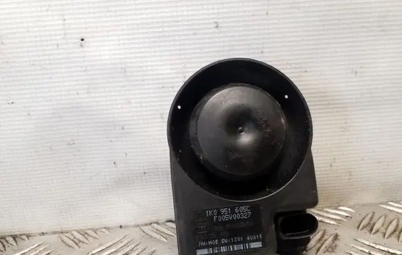 Volkswagen PASSAT CC Alarm system siren 1K0951605C