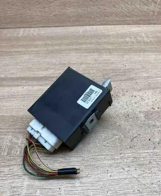 Toyota Avensis T220 Door control unit/module 8974105040 73658912