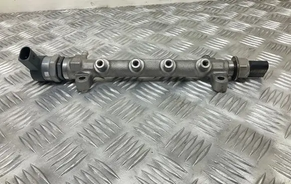 Skoda Octavia Mk3 (5E) Fuel pressure regulator 04L089B 057130764AB 04L906054