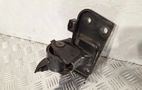 Toyota Auris 150 Engine mount bracket 123720R020