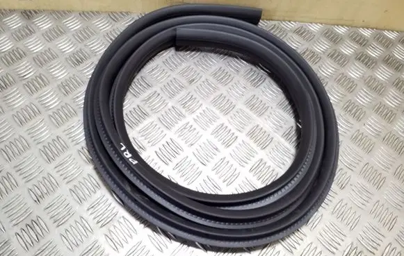 Ford Mondeo MK IV Front door rubber seal