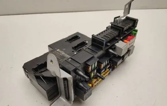 Mercedes-Benz CLS C218 X218 SAM control unit A2129003922