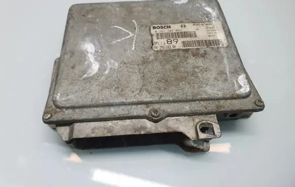 Peugeot 406 Engine control unit/module 0261204063 9624518380