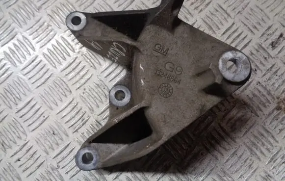 Chevrolet Cruze Gearbox mounting bracket 13248664