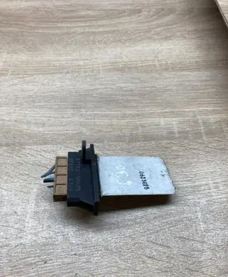 Nissan Almera Heater blower motor/fan resistor 271505M400 2K4400728