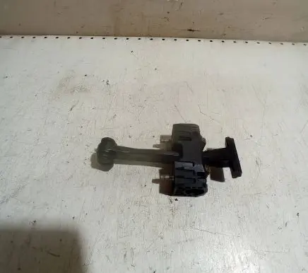 Opel Astra H Rear door check strap stopper 13107851
