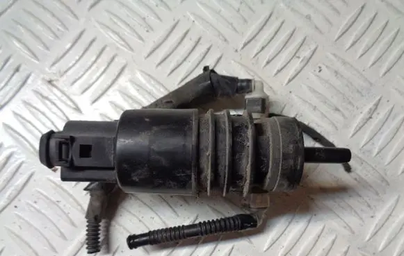 Volkswagen Up Windscreen/windshield washer pump 1K6955651