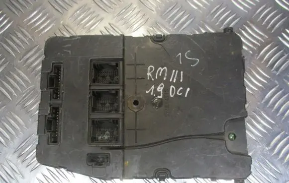 Renault Megane II Fuse box set 8200351185