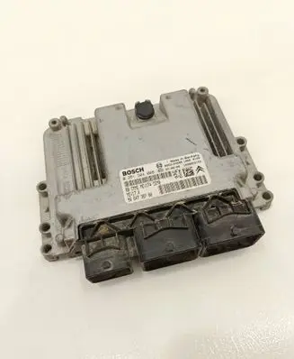 Peugeot 207 Engine control unit/module 9664738780 0261S04008 9663193580
