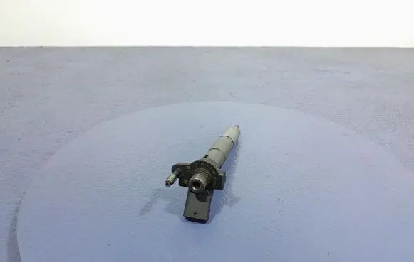 Audi A4 S4 B7 8E 8H Fuel injector 8599209