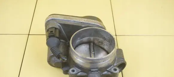 Volkswagen Touareg I Throttle body valve 022133062AD 5HTR9