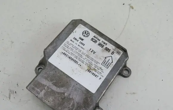 Volkswagen PASSAT B5.5 Airbag control unit/module 6Q0909605B