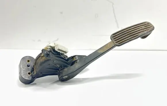 Volvo XC90 Accelerator throttle pedal 74111800