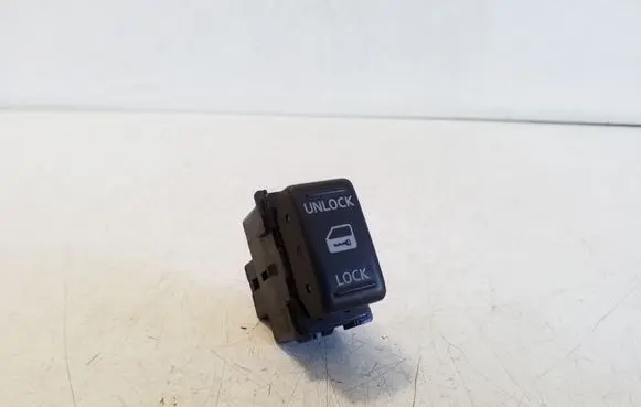 Nissan Navara D40 Central locking switch button 6314B