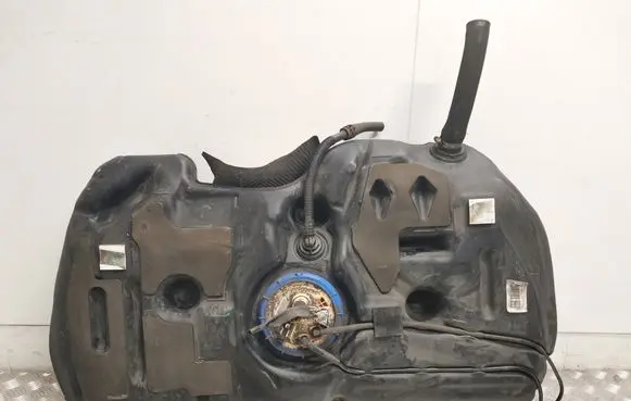 Toyota Verso Fuel tank 