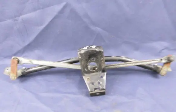 Audi 80 90 B3 Front wiper linkage 893955023