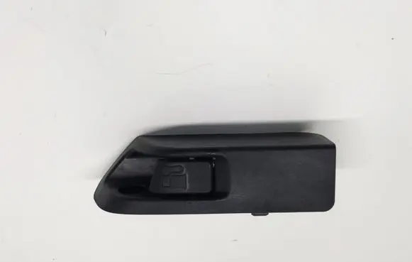 Toyota Yaris Fuel tank opening switch 