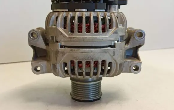 Mercedes-Benz C W203 Generator/alternator F00M145293 STX100259