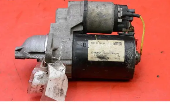 Opel Zafira C Starter motor 55578921