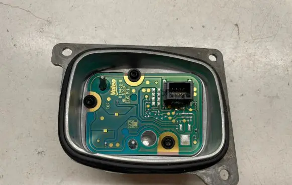 Skoda Karoq LED ballast control module 90138428