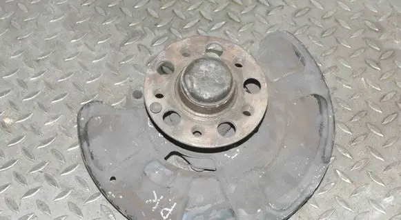 Mercedes-Benz E W212 Front wheel hub
