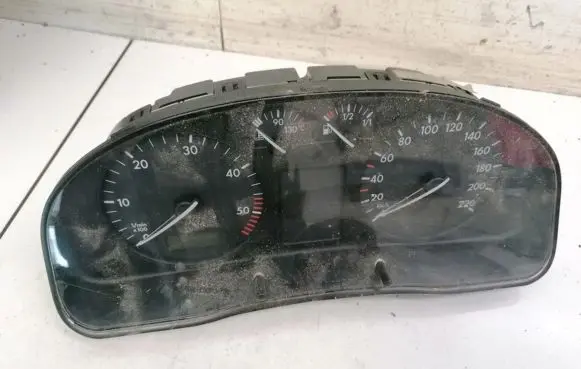 Volkswagen PASSAT B5 Speedometer (instrument cluster) 3b0919880d 88311245